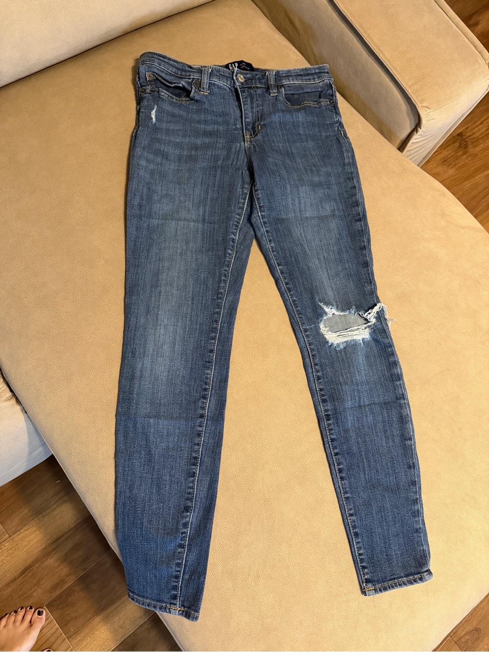 GAP Women's Skinny Distressed Jeans - Dark Blue